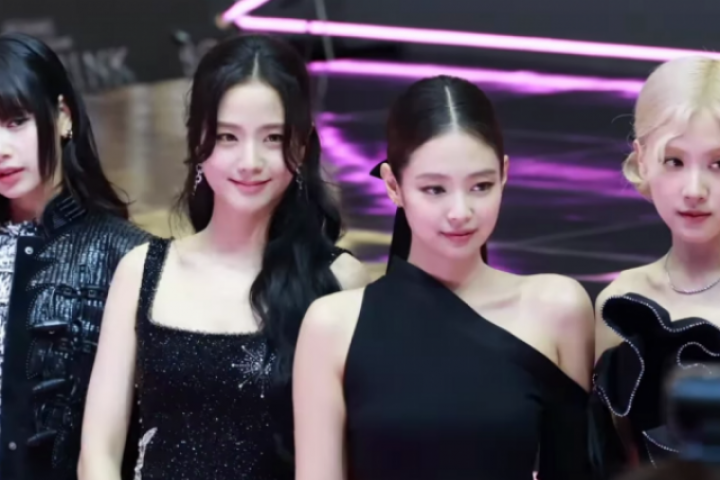 Doanh thu "khủng" của BTS, BlackPink