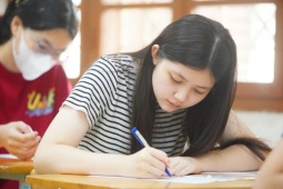 Gần 125.000 thí sinh Hà Nội làm bài thi Ngữ văn vào lớp 10