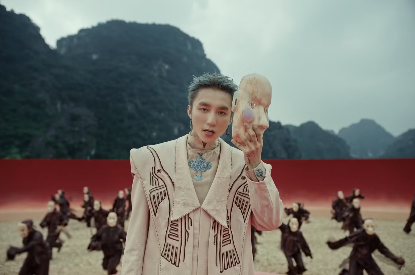 Sơn Tùng vẫn ôm mộng vươn ra thế giới.