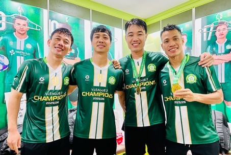 Công Phượng nghẹn ngào giành chức vô địch đầu tiên, đưa Đồng Nai lên V-League