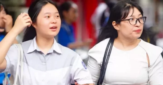 Đề thi Ngữ văn lớp 10 Hà Nội, gợi ý giải đề