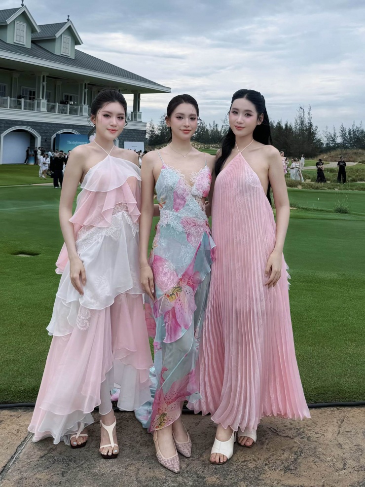 Phương Oanh lộng lẫy trong váy trễ vai bên bờ biển - 6
