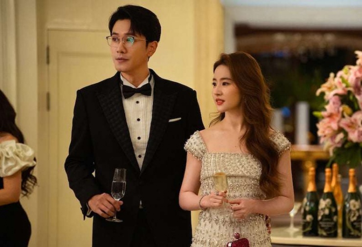 Bành Quán Anh và Lưu Diệc Phi. Sina.