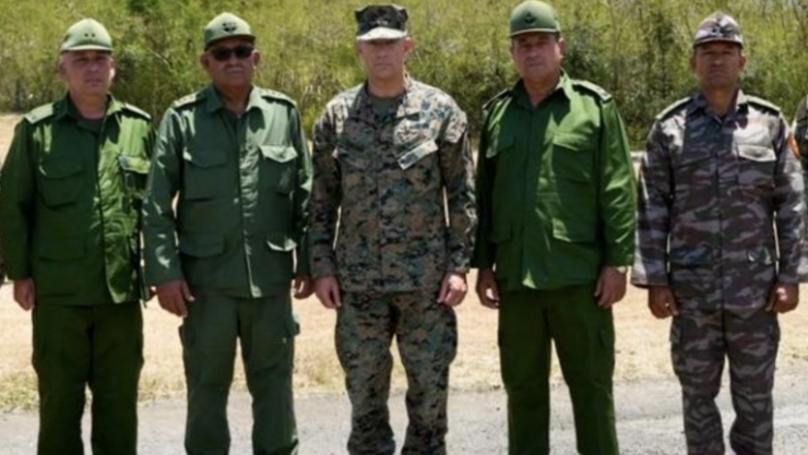 Lãnh đạo quân sự Mỹ và Cuba có cuộc gặp hiếm hoi tại Guantanamo - 1