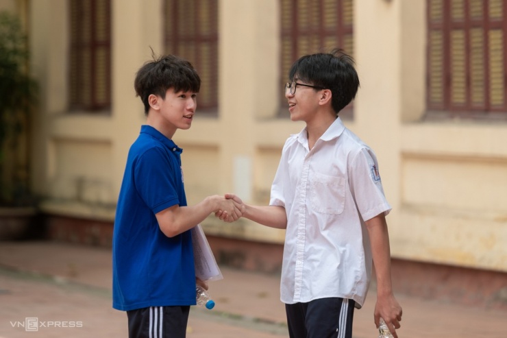 Học trò Hà Nội khóc, cười trong hai ngày thi lớp 10 - 9