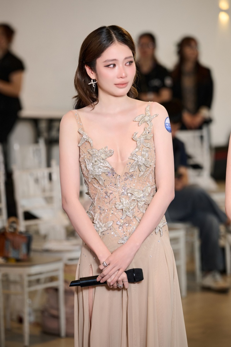 Nam Anh - Nam Em nức nở khi tiếp tục thi hoa hậu - 2