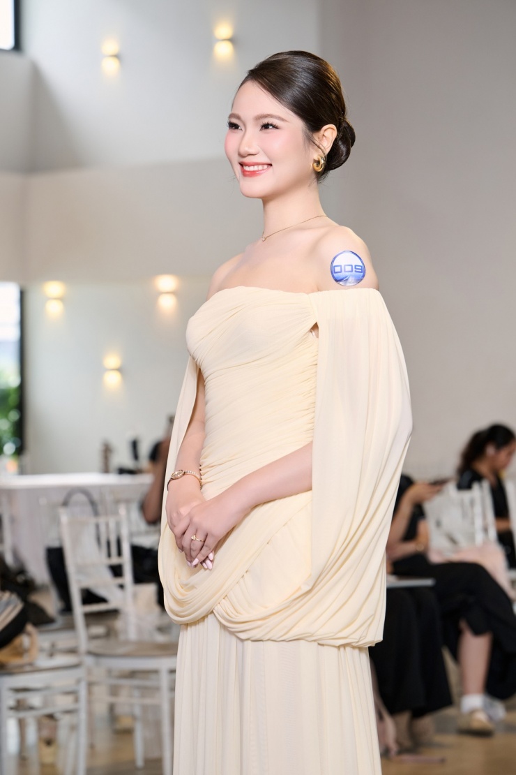 Nam Anh - Nam Em nức nở khi tiếp tục thi hoa hậu - 5
