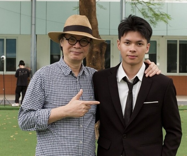 NSND Trần Lực và con trai Trần Tú.