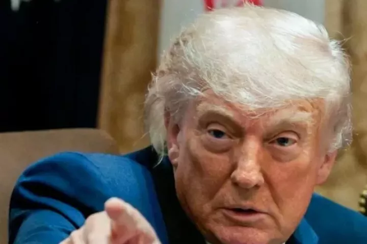 Ông Trump chỉ trích loạt nghệ sĩ