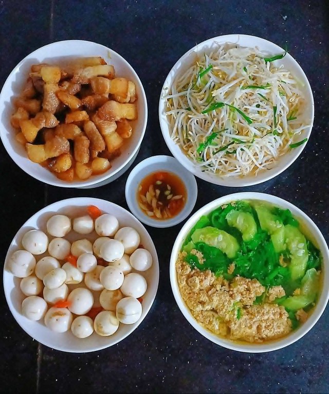 15 mâm cơm mùa hè ngon bổ rẻ chỉ 100.000 đồng cho gia đình giữa lúc chi tiêu eo hẹp của mẹ đảm Hà Nội - 5