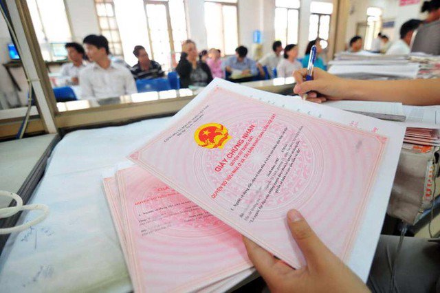 Theo quy định của Luật Đất đai 2024 và các quy định bổ sung mới nhất, nhiều loại đất tại Việt Nam được xem xét cấp sổ đỏ nếu đáp ứng đủ các điều kiện pháp lý. Ảnh minh họa: TL