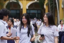 Cận ngày thi, thí sinh TPHCM hồi hộp dự đoán đề Ngữ văn lớp 10