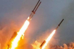 Israel hỗn loạn vì hứng đòn tấn công tên lửa choáng váng, Thủ tướng Netanyahu họp nội các chiến tranh khẩn cấp