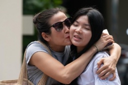 Học trò Hà Nội khóc, cười trong hai ngày thi lớp 10
