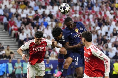 Chung kết Cúp C1 đầy cảm xúc: Arsenal mừng sớm, PSG có nụ cười cuối