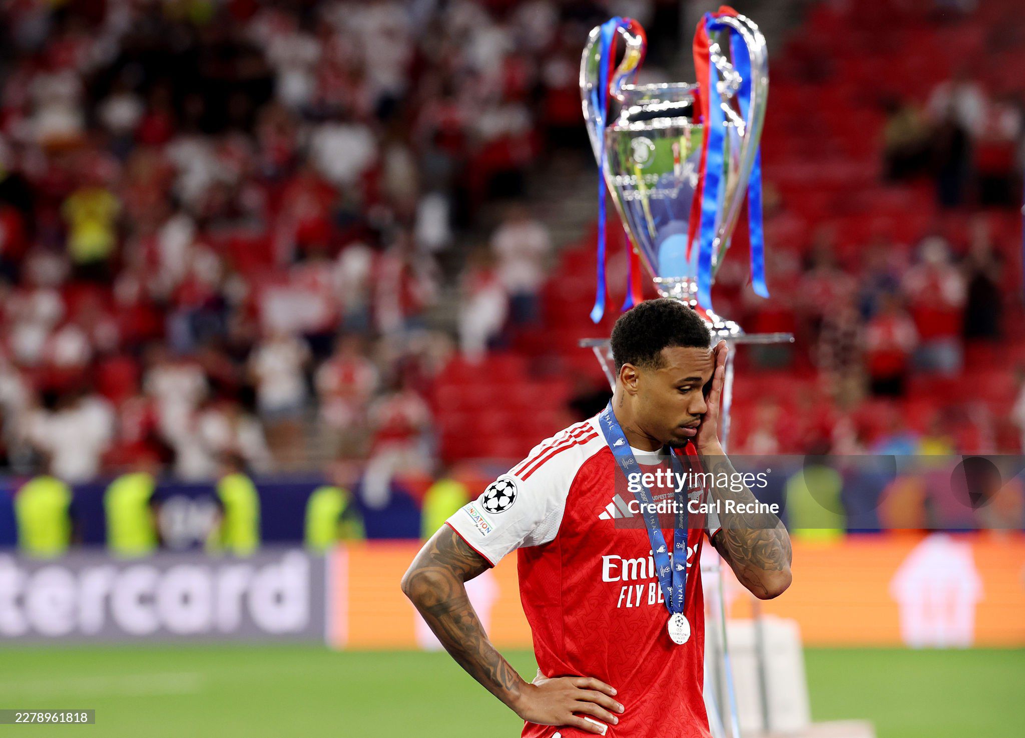 Cú đá luân lưu hỏng của trung vệ Gabriel đã giúp PSG bảo vệ thành công danh hiệu
