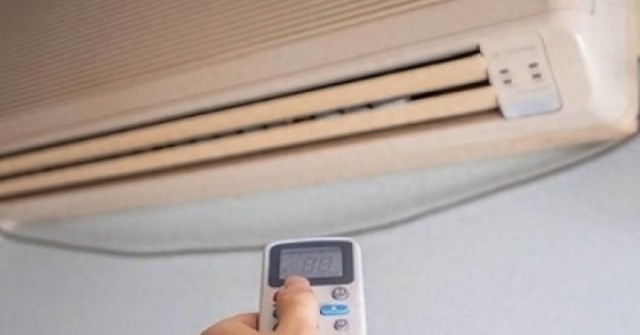 Người thông minh bật điều hoà vào mùa hè trong phòng luôn đặt 3 thứ này