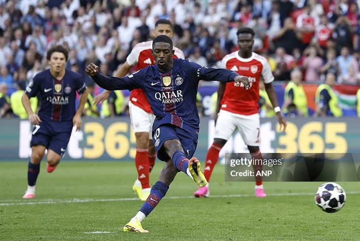 Dembele thể hiện bản lĩnh ở chấm phạt đền