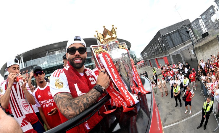 Arsenal rước cúp vô địch Ngoại hạng Anh: Rice tuyên bố năm sau sẽ lại rước cúp - 9