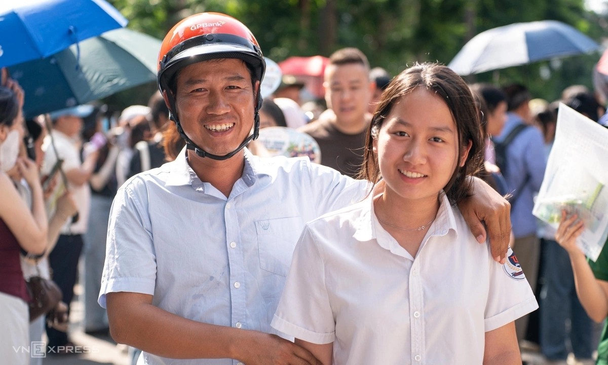 Học trò Hà Nội khóc, cười trong hai ngày thi lớp 10 - 8