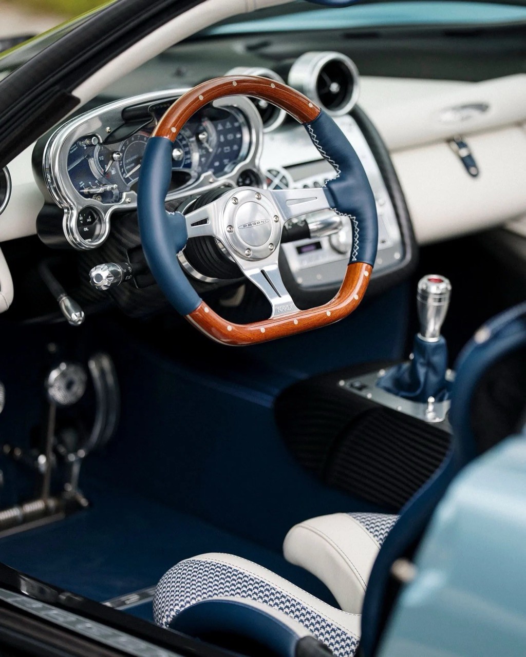 Pagani "lột xác" chiếc Roadster S Zonda Cervino huyền thoại - 7