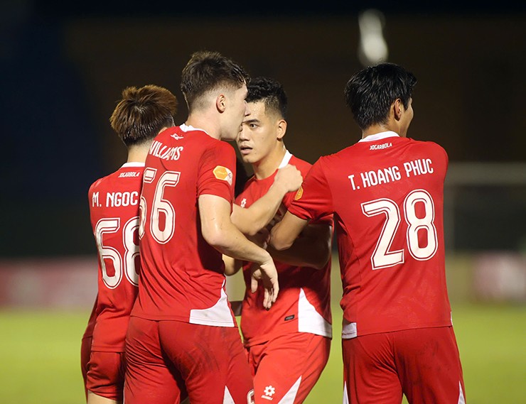Tiến Linh ghi bàn giúp Công an TP.HCM cầm hoà Thể Công Viettel 1-1.