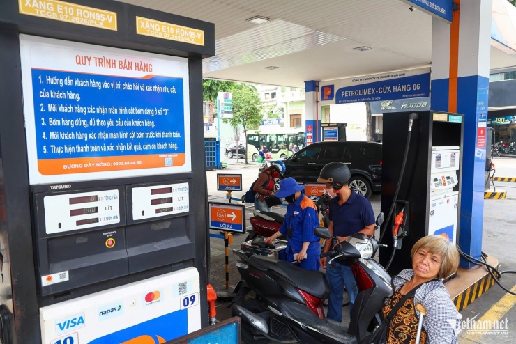 Ngày đầu bán xăng E10 trên toàn quốc: RON95 dừng lưu hành, E5 cũng hiếm có - 9
