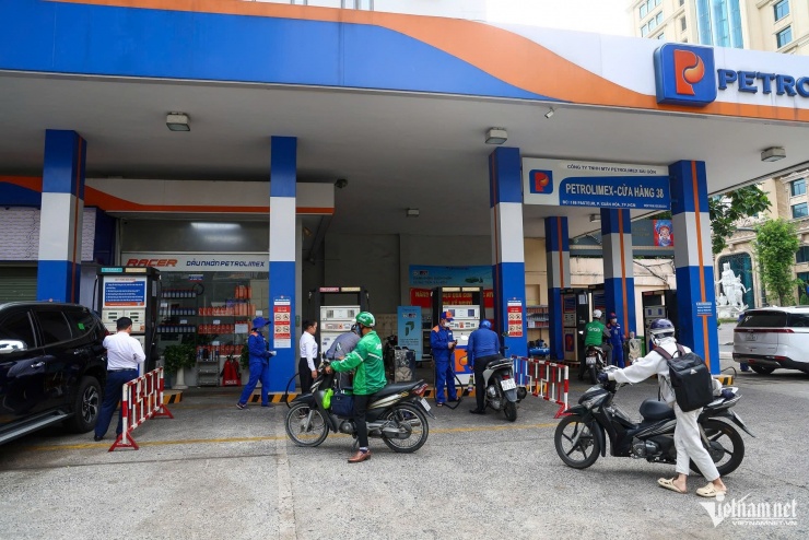 Ngày đầu bán xăng E10 trên toàn quốc: RON95 dừng lưu hành, E5 cũng hiếm có - 7