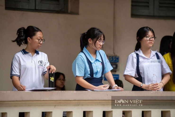 Nhiều thí sinh cho rằng, đề thi tiếng Anh năm nay hay, có sự phân hoá rõ ràng. Ảnh: Nguyệt Minh