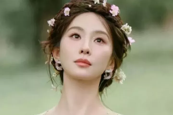 Lưu Thi Thi 'mê hoặc' cộng đồng mạng