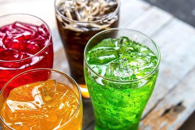 Việc tiêu thụ quá nhiều đường có thể làm tăng nguy cơ béo phì, đái tháo đường và tăng huyết áp - những yếu tố nguy cơ hàng đầu của đột quỵ
