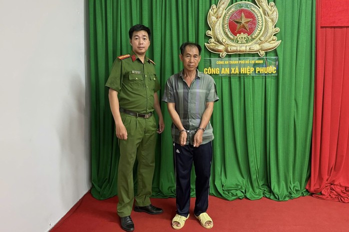 Trần Tấn Hạ tại cơ quan công an.