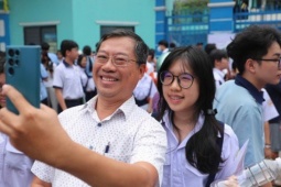 Kết thúc môn thi ngữ văn, nhiều thí sinh tự tin "bỏ túi" 8 điểm