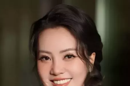 Á hậu Thụy Vân ngừng dẫn Chuyển động 24h
