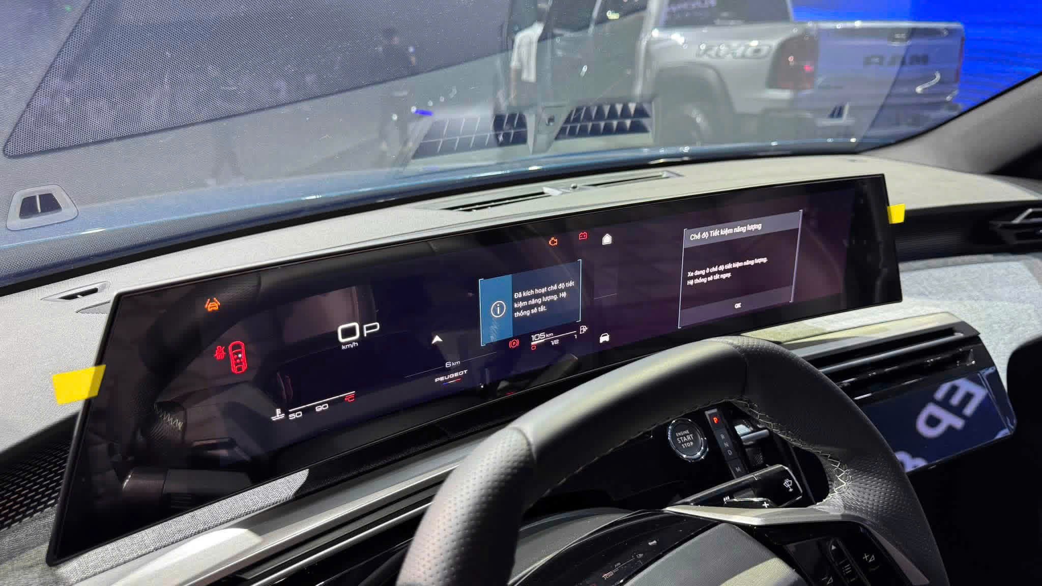Peugeot mới được trang bị hệ thống Peugeot Panoramic i-Cockpit thế hệ mới.