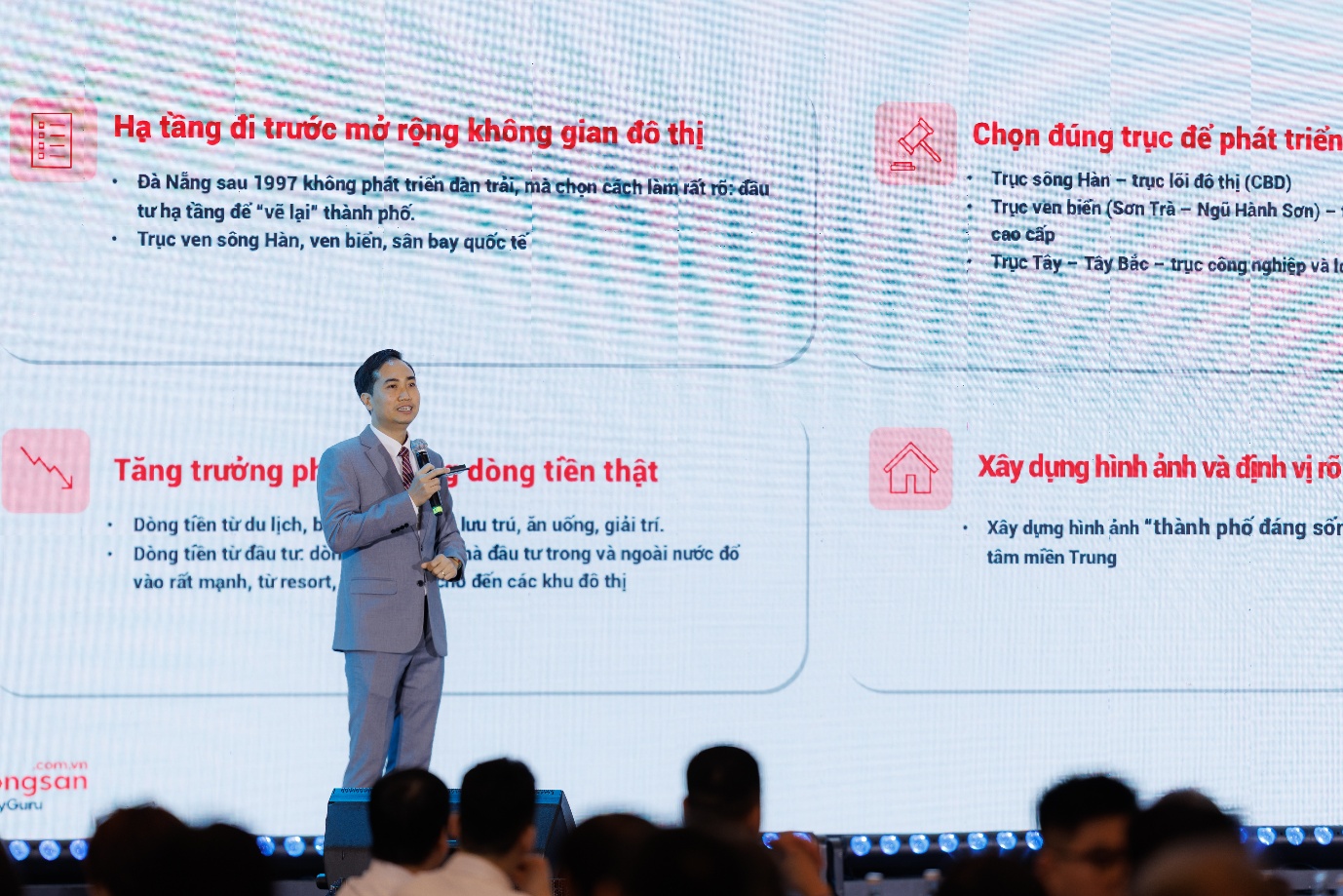 Ông Đinh Minh Tuấn, Giám đốc khu vực miền Nam batdongsan.com.vn, chia sẻ tại hội thảo “Hấp lực đầu tư từ Thành phố thứ 7 trực thuộc Trung ương - Thành phố Đồng Nai”