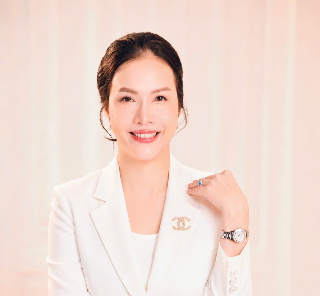 Coach Moon Nguyễn - Chuyên gia chữa lành và hàn gắn các mối quan hệ - Nhà khai vấn đạt chuẩn quốc tế theo khung đào tạo Châu Âu (EMCC)