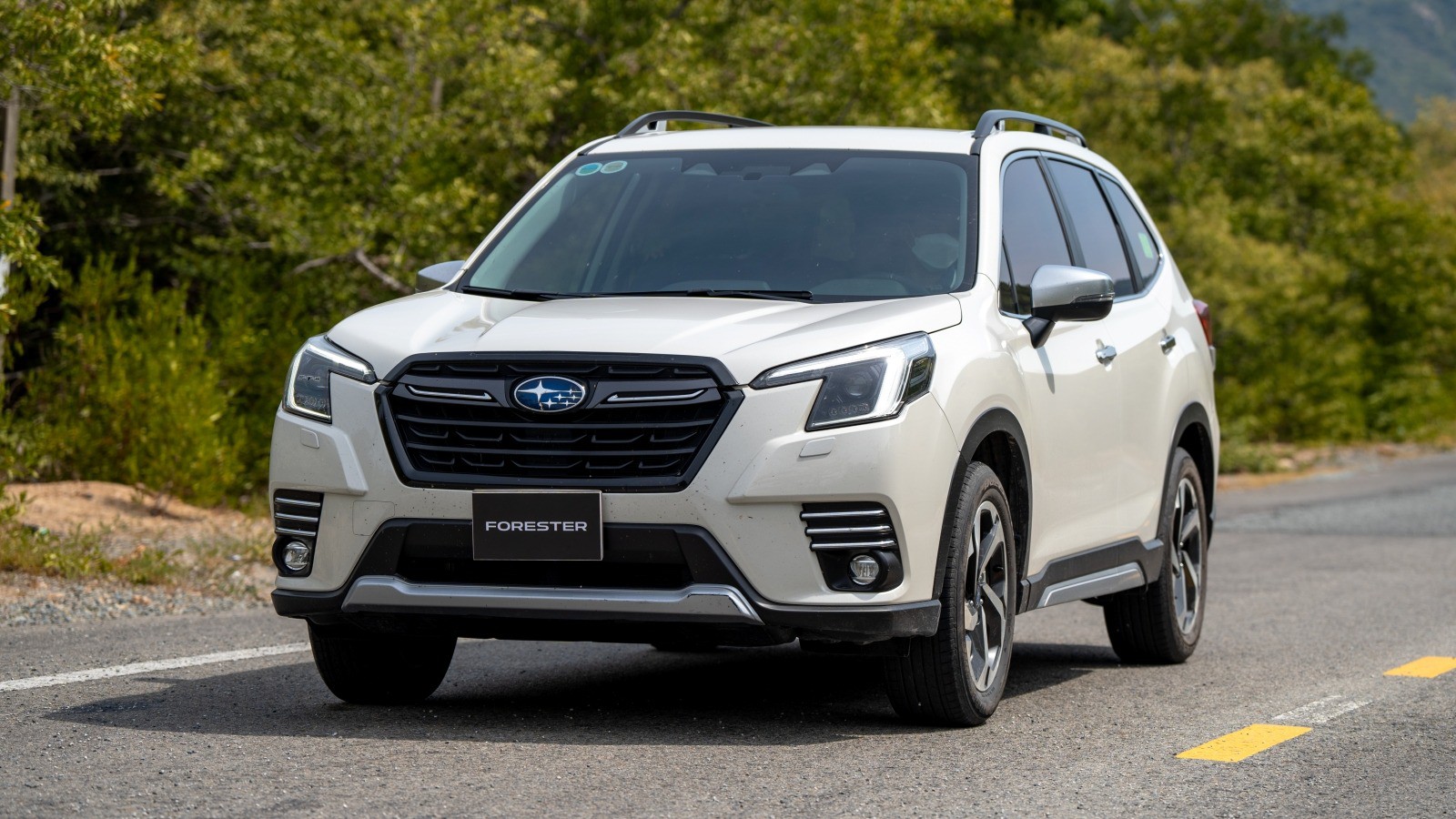 Subaru Forester nhập Thái được giảm 310 triệu đồng - 2