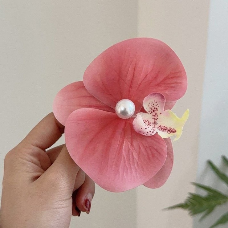 Hòa Minzy diện set đồ trăm triệu đồng đi du lịch cùng bạn trai - 5