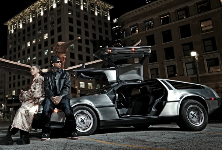 DeLorean DMC-12 xuất hiện trong MV mới nhất của Sơn Tùng M-TP. Ảnh cắt từ video. 