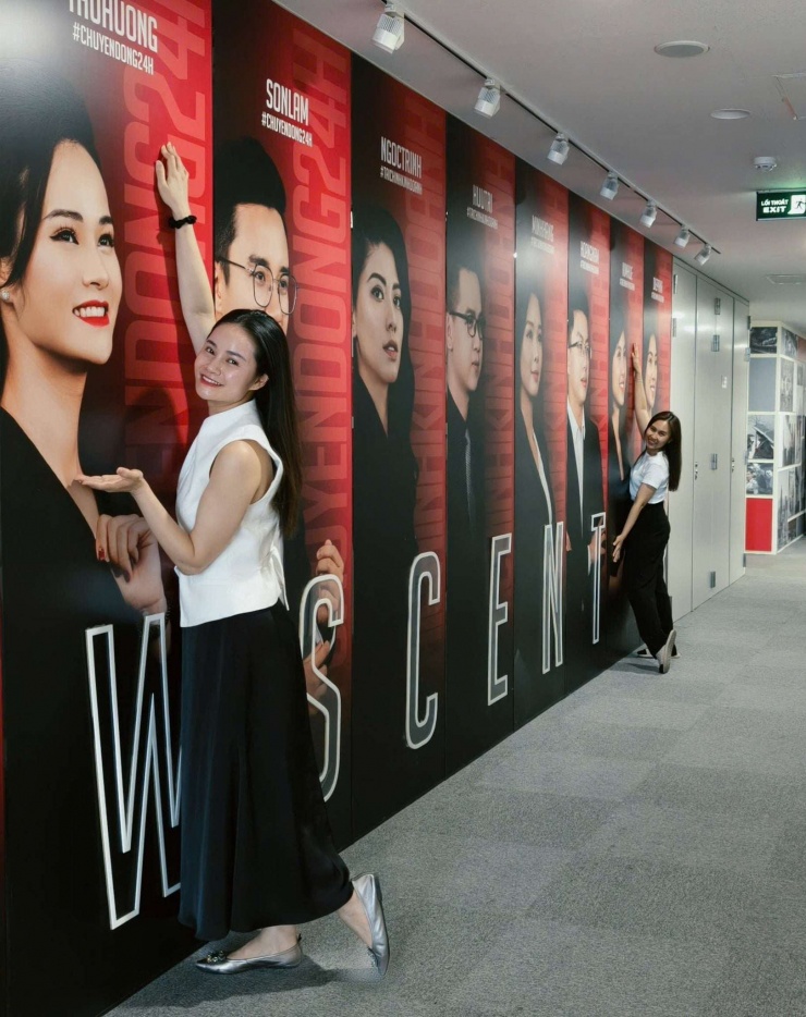 BTV Thu Hương cũng đầy nỗi niềm khi chia tay nơi mình đã có 12 năm gắn bó. Ảnh: FBNV