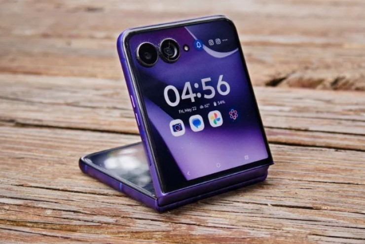 Motorola Razr Ultra - Chiếc điện thoại màn hình gập có thời lượng pin lâu nhất