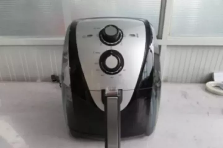 Nồi chiên không dầu và nhiều đồ chơi trẻ em xuất xứ Trung Quốc chứa chất gây hại cho người tiêu dùng