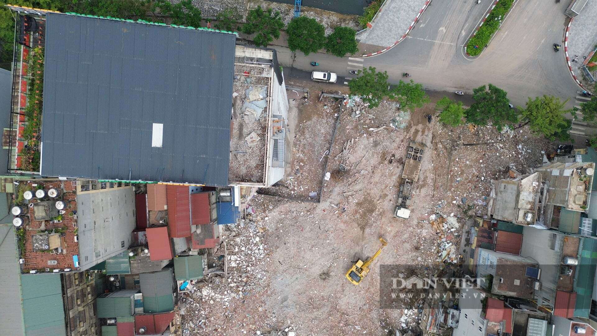 Hiện tòa nhà này đang được quây tôn khu vực nằm trong diện giải phóng mặt bằng để chuẩn bị cắt dỡ theo phương án đã được phê duyệt.