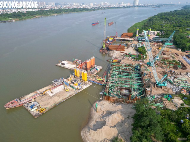 Để phục vụ thi công đường dẫn cầu Tứ Liên, thời gian qua Phường Hồng Hà đẩy nhanh giải phóng mặt bằng khu vực ngõ 310 Nghi Tàm.