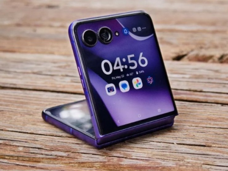 Motorola Razr Ultra – Chiếc điện thoại màn hình gập có thời lượng pin lâu nhất
