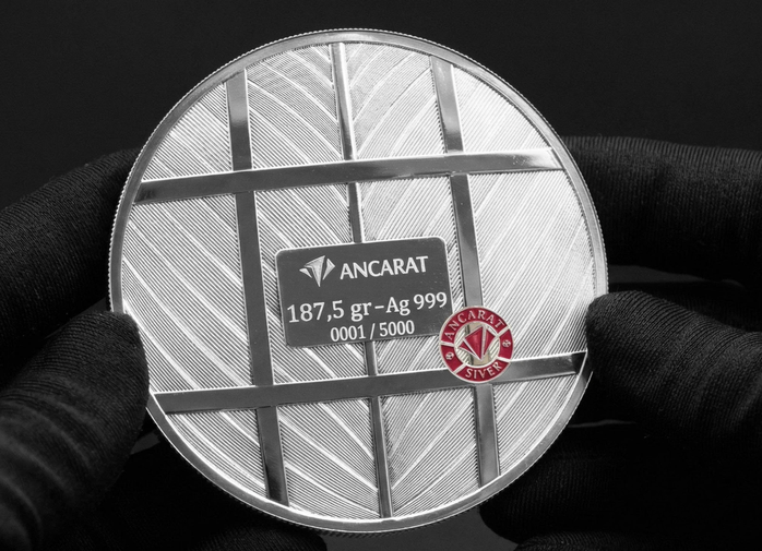 Giá bạc trong nước và thế giới cùng đi lên.