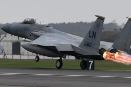Vì sao “đại bàng” F-15 chưa bao giờ cất cánh từ tàu sân bay Mỹ?