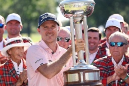 Russell Henley có cúp PGA Tour thứ 6 sau chiến thắng kịch tính tại Charles Schwab Challenge