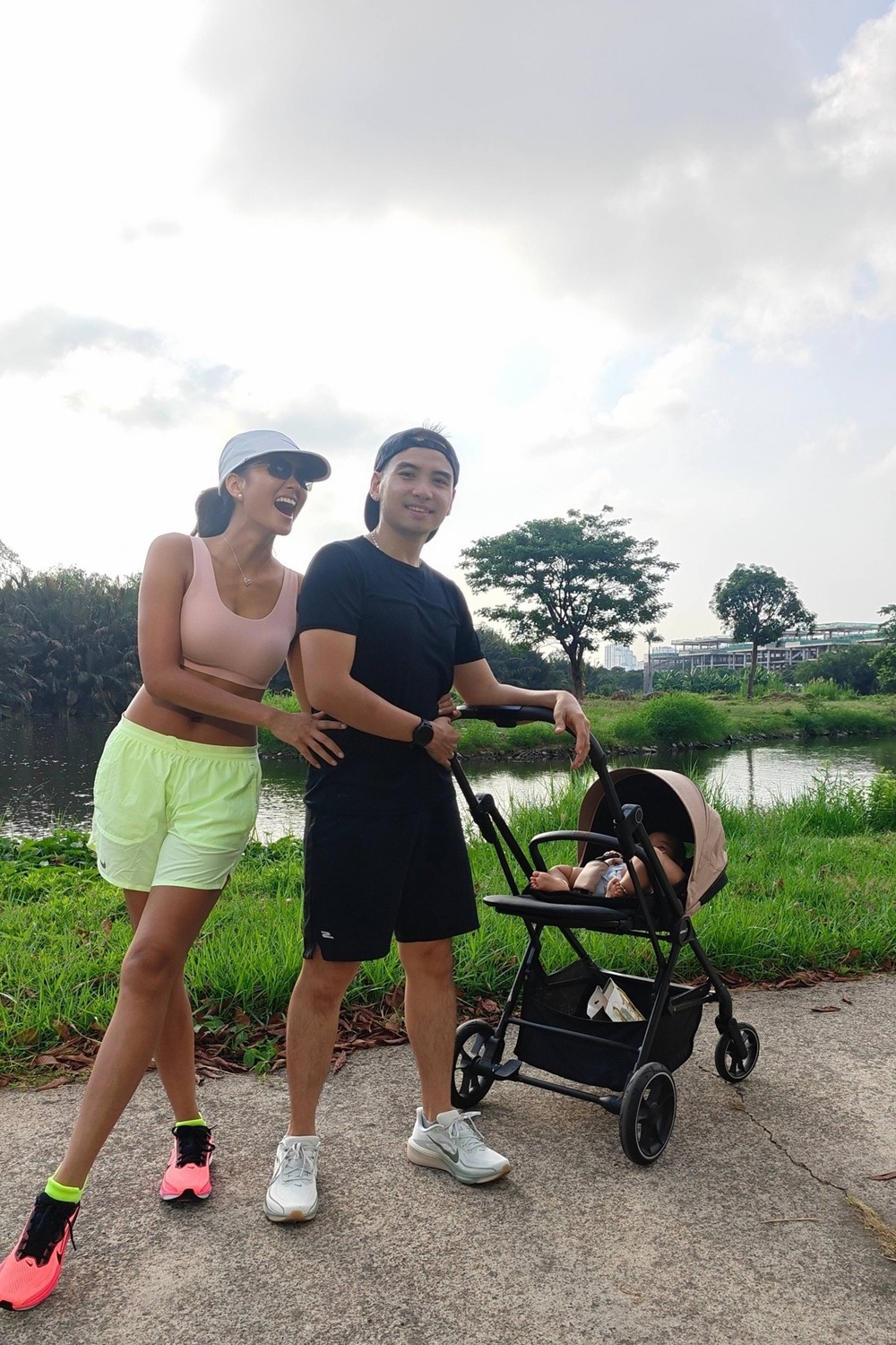 Gia đình hạnh phúc của H'Hen Niê.